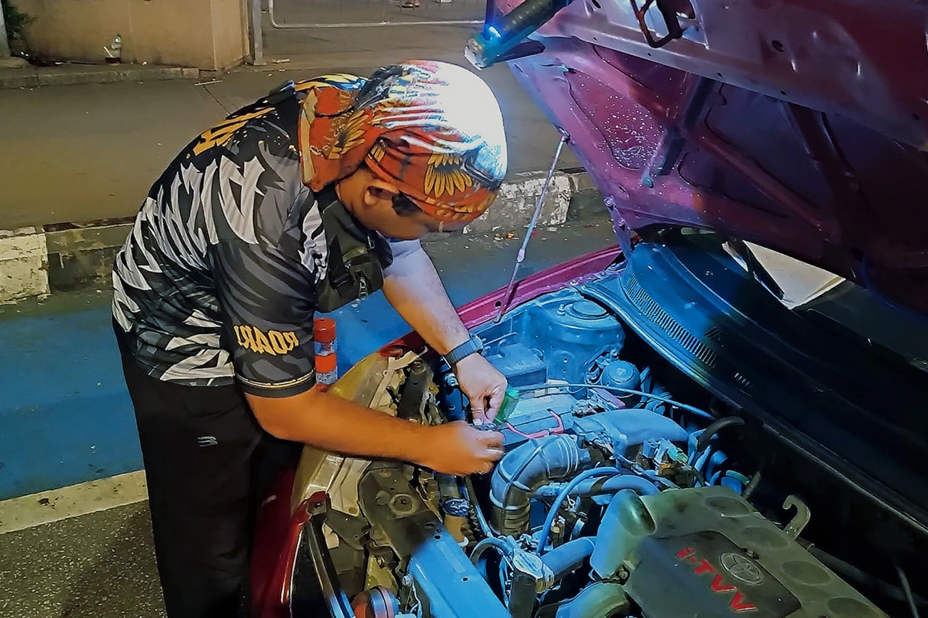 Proses penukaran bateri kereta secara on-site